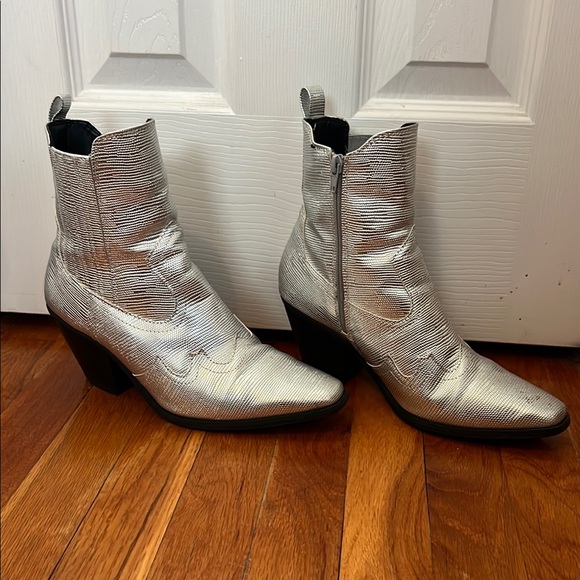 DV by Dolce Vita Metallic Silver Ankle Booties - Picture 2 of 8